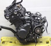 Контрактный двигатель Honda CB400 Vtec III NC42E вид сбоку, слева