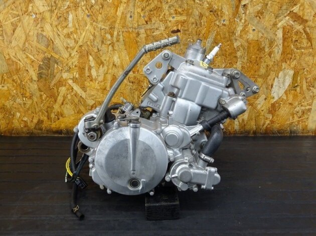 Двигатель Kawasaki KDX220 DX220AE