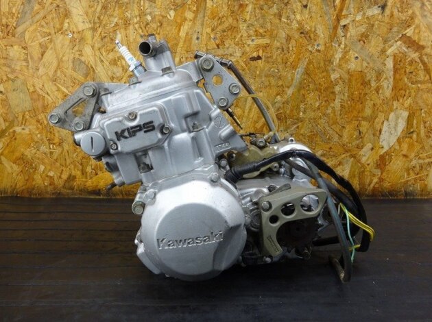 Двигатель Kawasaki KDX220 DX220AE